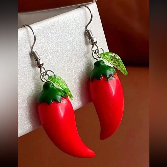 Chili Pepper Red Earrings - Picture 2 of 7
